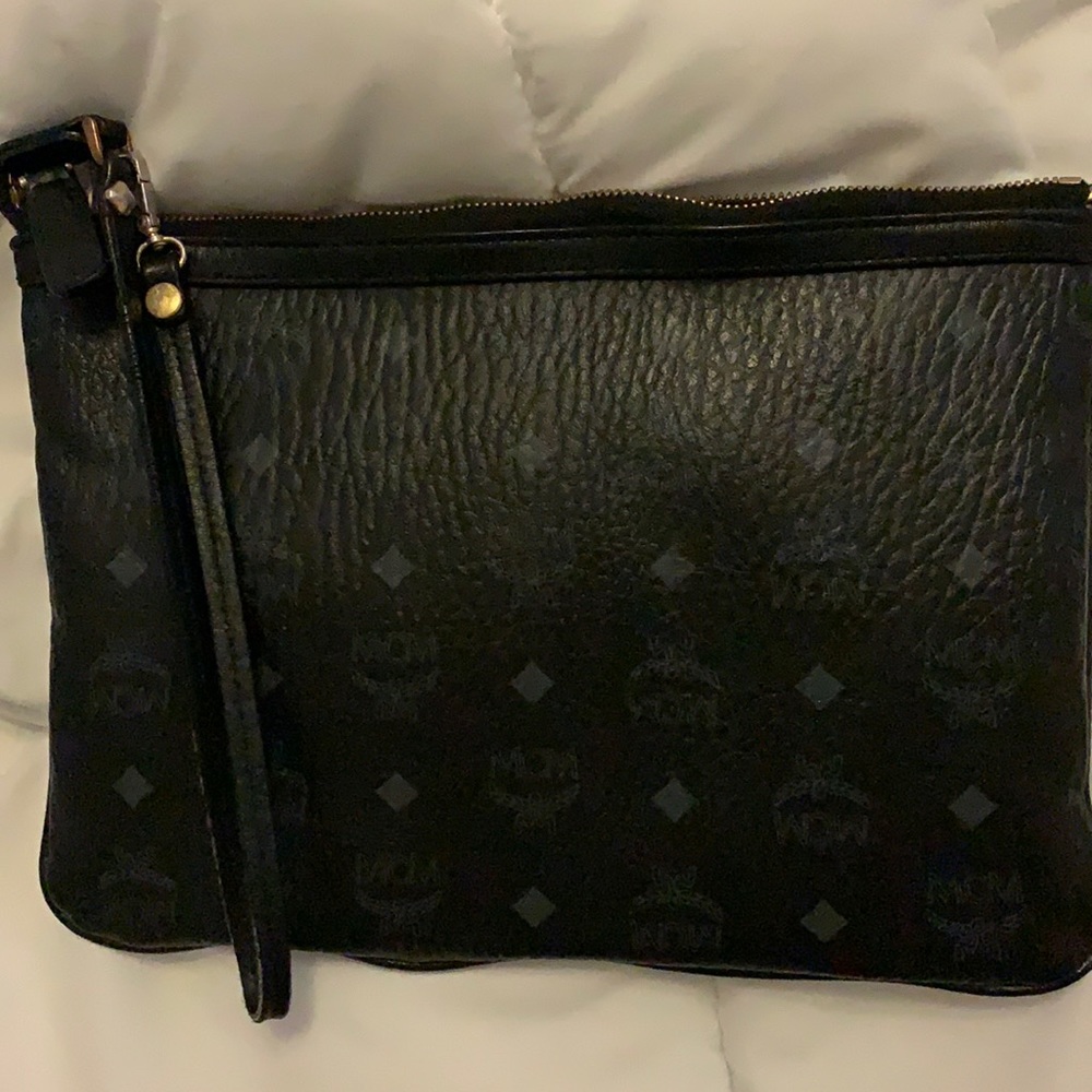 MCM CLUTCH